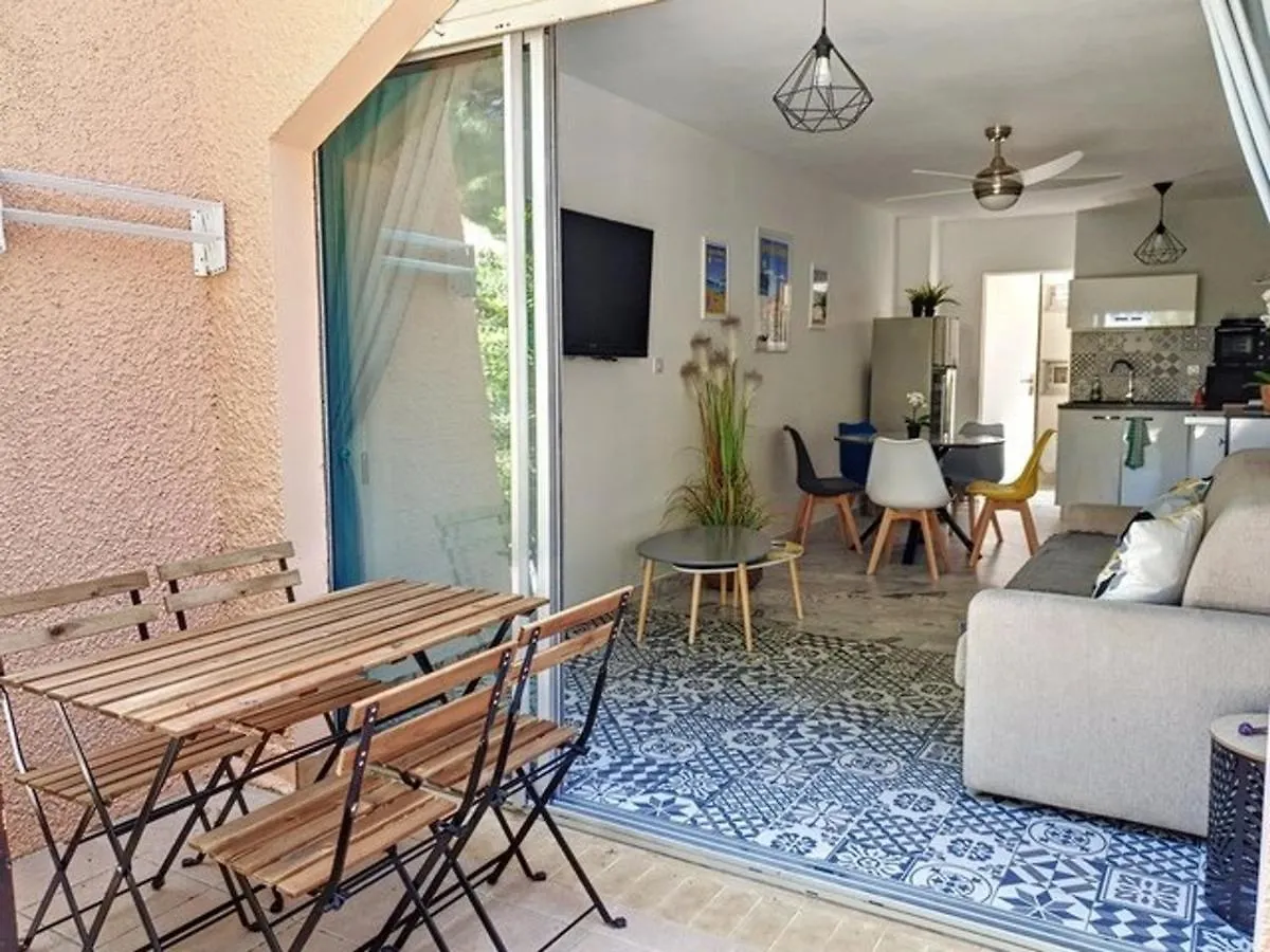 봄레미모사 T2 Renove, Climatise Au Coeur De La Faviere Avec Parking Et Terrasse/Jardinet Exposes Sud-Est. - Fr-1-610-87 아파트