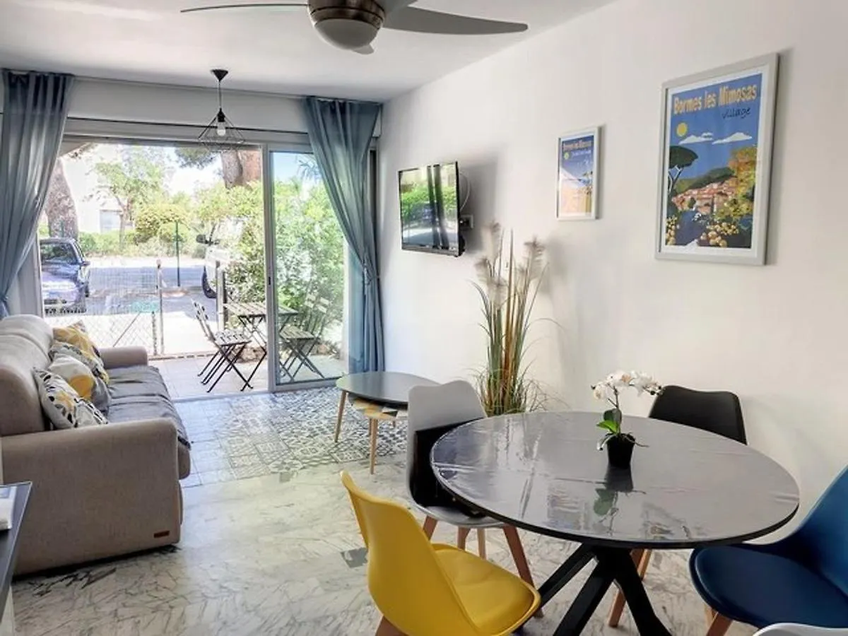 봄레미모사 T2 Renove, Climatise Au Coeur De La Faviere Avec Parking Et Terrasse/Jardinet Exposes Sud-Est. - Fr-1-610-87 아파트